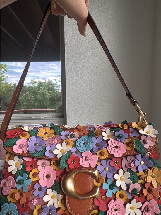 Handbags - Coach tabby 26 floral applique